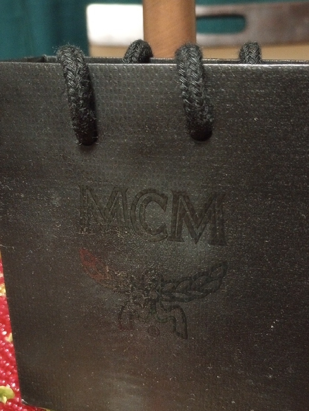 New MCM Luggage Tag With Gift Bag - Picture 6 of 14